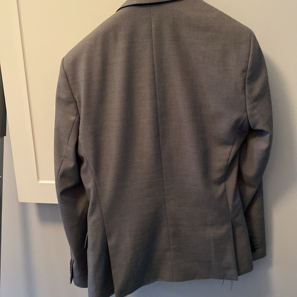 RW and Co mens suit.  EUC.  Retails for over $400 - Picture 5 of 6